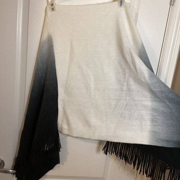 Poncho Women's Color Block Cream Black One Size Fits All Fringe Tassels Bolero - Picture 4 of 4